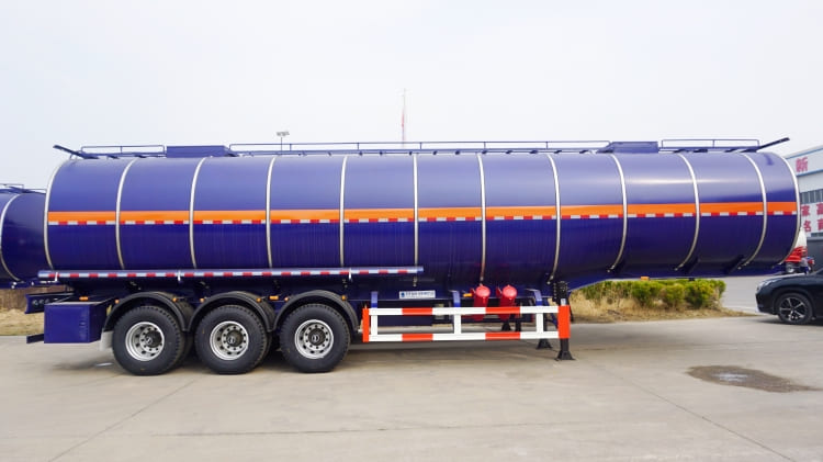 3 Axle 50000L Petrol Tanker for Sale in Burundi