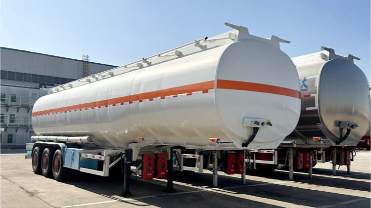 CIMC Trailers China Fuel Tanker Trailers for Sale in Burundi