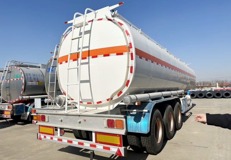 CIMC Trailers China Fuel Tanker Trailers for Sale in Burundi