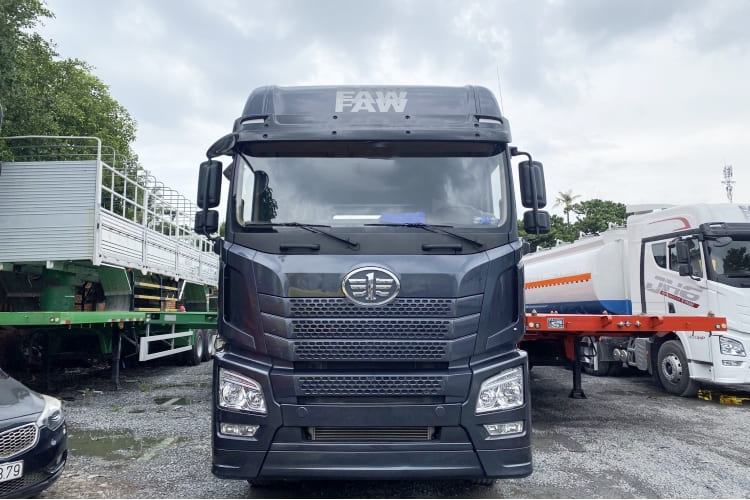 Faw JH6 Tractor Head Truck for Sale in Burundi