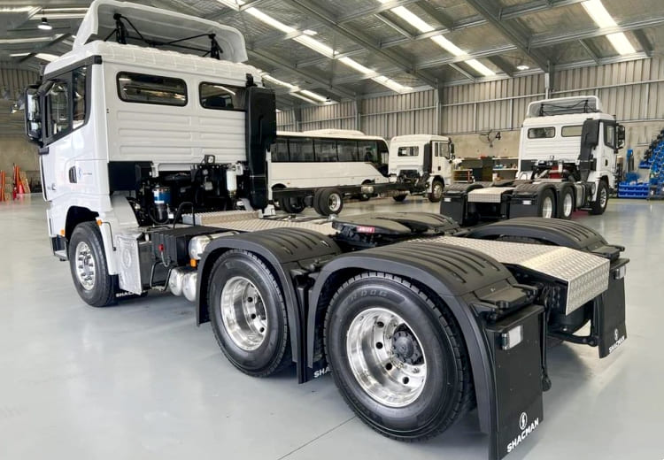 Shacman M3000 Trailer Head | Truck Shacman for Sale in Burundi