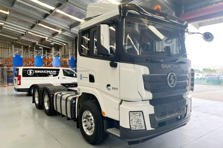 Shacman M3000 Trailer Head | Truck Shacman for Sale in Burundi